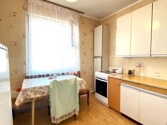 Урлівська 3, Оренда кімнати в квартирі, для дівчини, метро 10 хв Київ