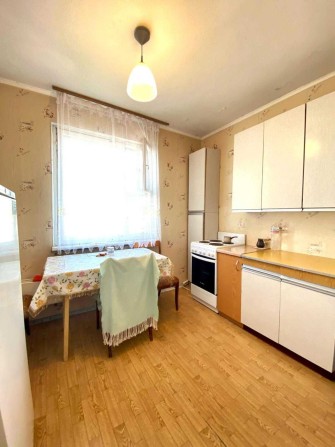 Урлівська 3, Оренда кімнати в квартирі, для дівчини, метро 10 хв - фото 1