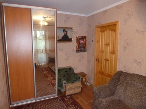 Здається кімната для дівчини вул.Верховинна 87, метро Житомирська. Киев