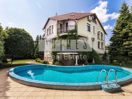 Продаж будинку з басейном, вул. Центральна, Осокорки, вихід до озера Київ