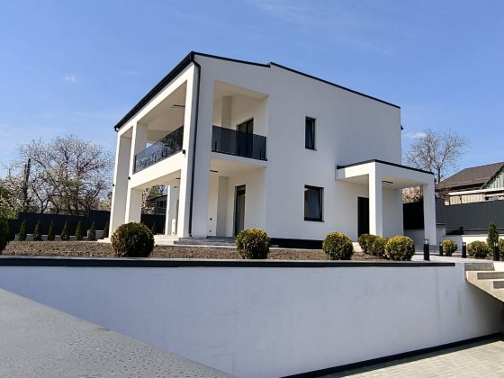 Продаж будинку на березі озера Винница