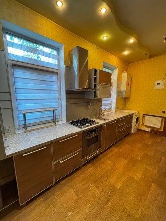 Частина будинку в центрі | вул. Олександра Кониського 9 - фото 1