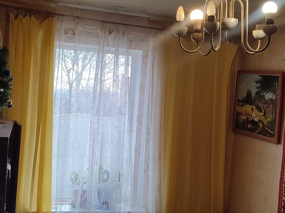 Продам район бассейн ДИИТа, ул. Брондукова часть дома свой двор, газ