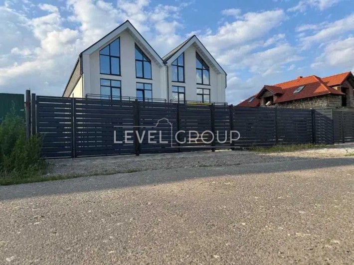 Продаж таунхауса, вул.Смерекова, Солом'янський район - фото 1