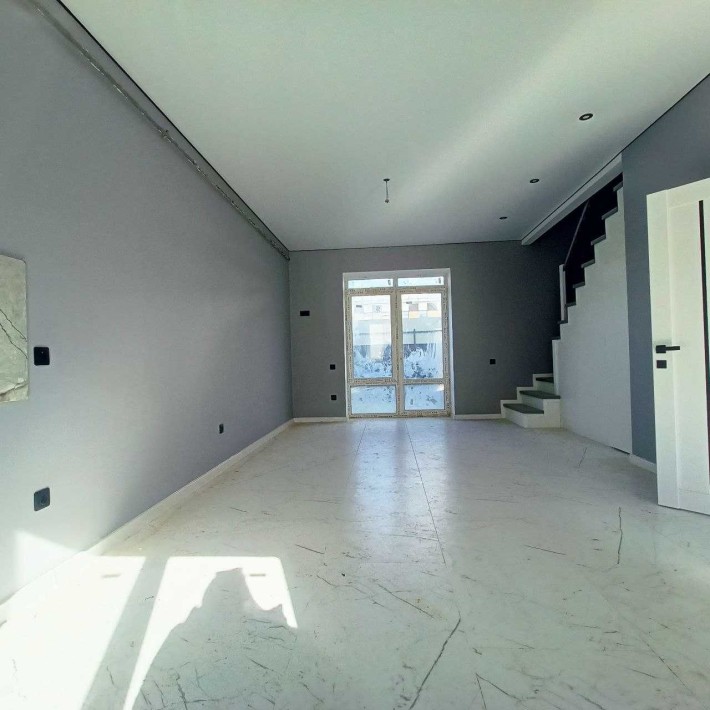 Продаж таунхаусу з ремонтом ! - фото 1