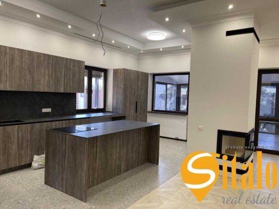 Продаж будинку з басейном Осокорки 7 км від метро Київ