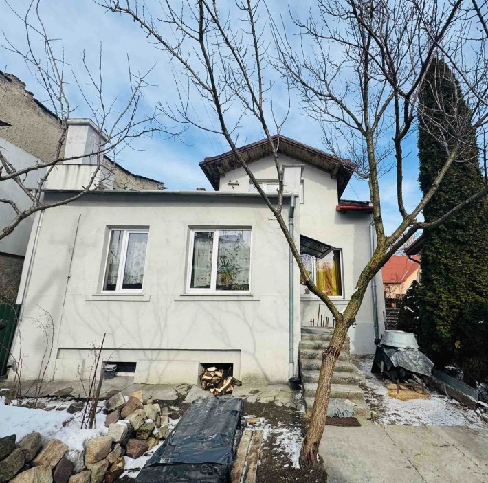 Продаж будинку особнякового типу у Львові Бічна вулиці Липинського - фото 1