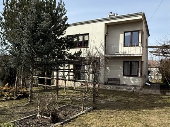 Продаж будинку ,початок Збиранка  ,ділянка 13соток,гараж, підвал. Львів