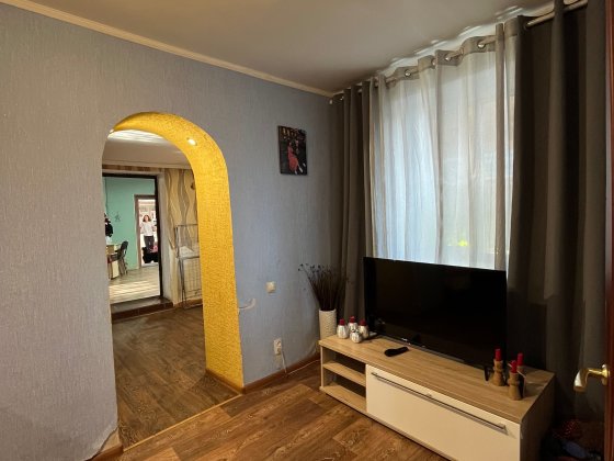 Продам частину будинку з окремим двором ( ЄВІДНОВЛЕННЯМ ПРАЦЮЄМО)