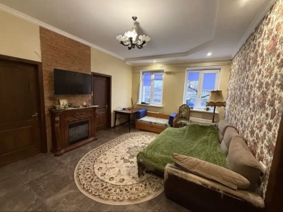 Продам 1/2 дома  ж/м Приднепровск  ул. Лівобережна