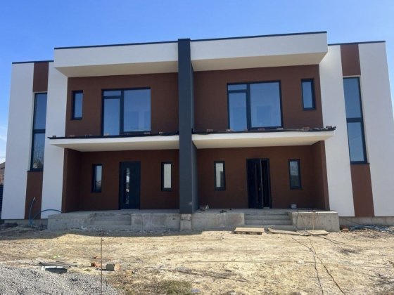 Котедж у КМ "Mary land" | Тераса | Власне паркомісце Львів