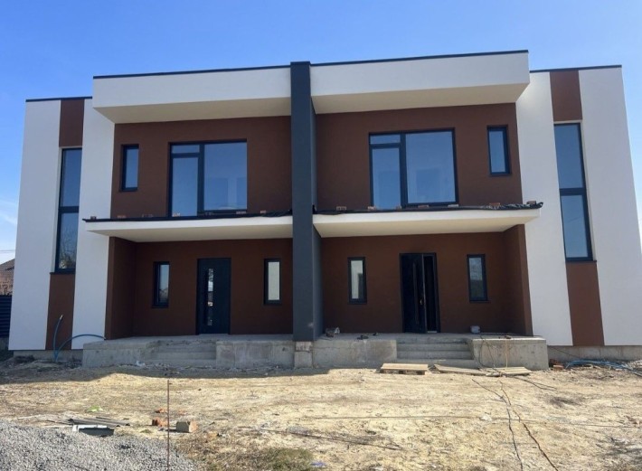 Котедж у КМ "Mary land" | Тераса | Власне паркомісце - фото 1