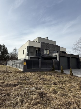 Продаж 3-кім. будинку 147 м.кв., в. Бігова - фото 1