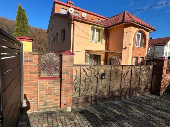 Продаж будинку Львів