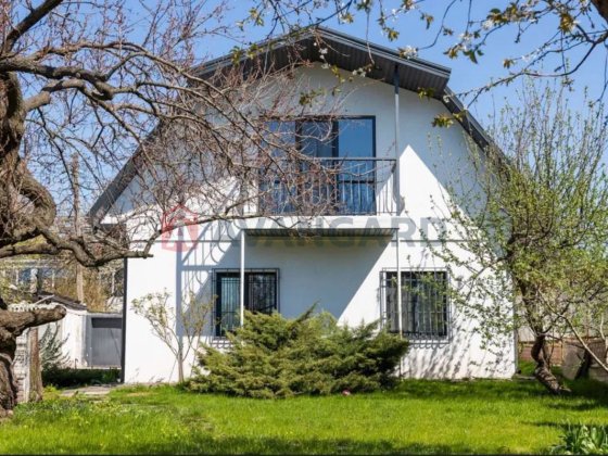 Продам дом на Робочей шикарное расположение