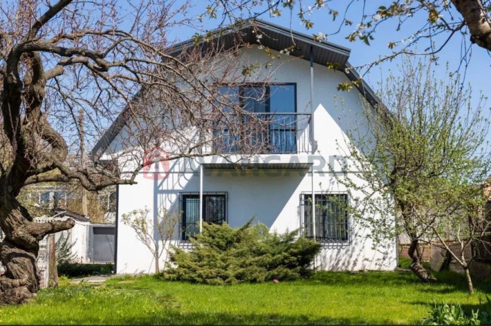 Продам дом на Робочей шикарное расположение - фото 1