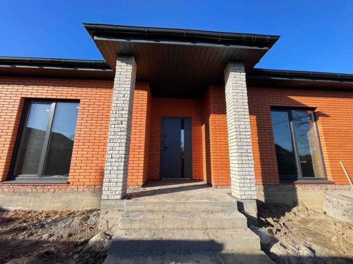 Продаж будинку, район Бучми, з центральними комунікаціями! - фото 1