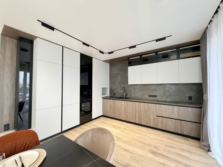 Будинок з новим дизайнерським ремонтом на 6 сотках - фото 1