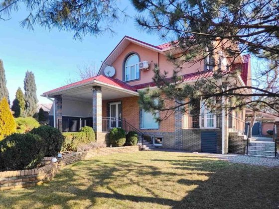 ПРОДАМ будинок ПРЕМІУМ класса в р-ні вул.Солідарності