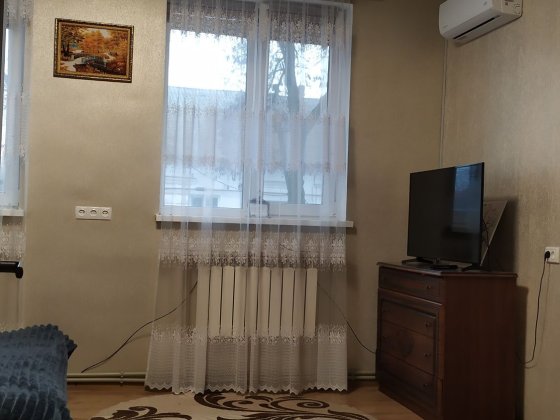 Продам частину будинку з ремонтом