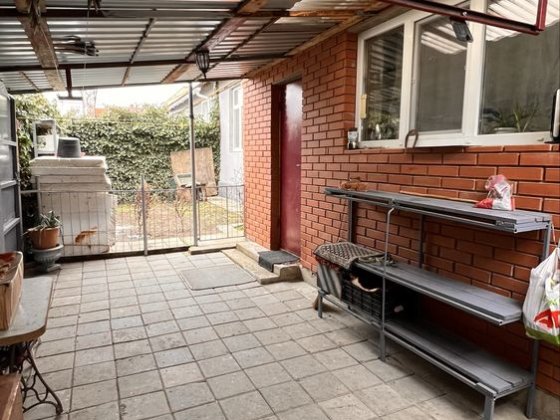 Продається двоповерхова квартира Леваневців,Приватному секторі Ліски Миколаїв