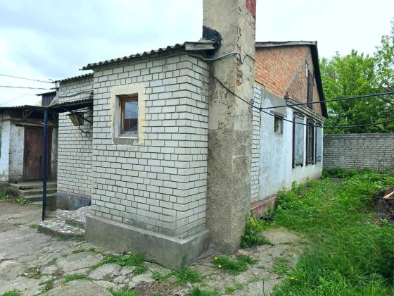 Продам дом с большим участком земли в Центре