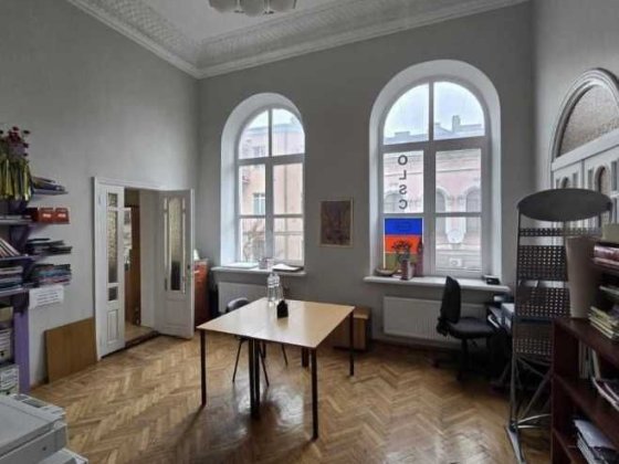 Дом в очень престижном месте - 14 комнат по самой выгодной цене! ЦЕНТР