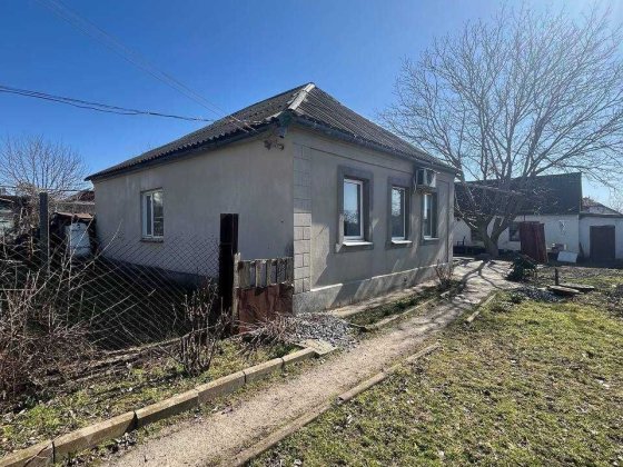 Продам будинок з земельною ділянкою у Ракетному Урочищі