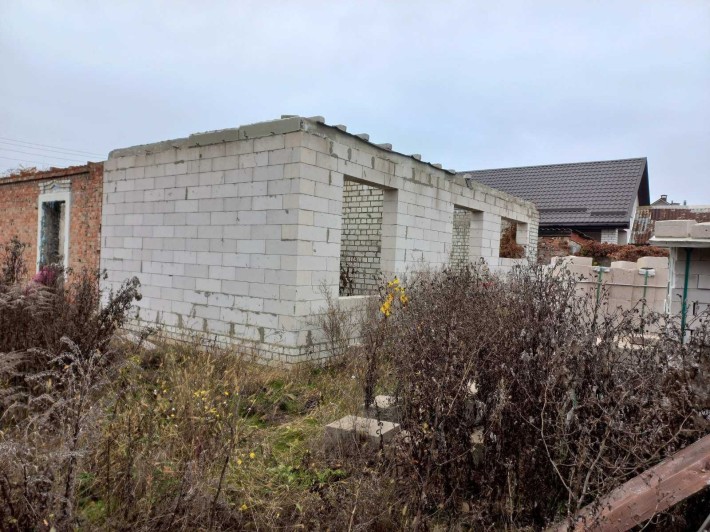 Продаж ділянки з недобудованим будинком м. Олексіївська - фото 1