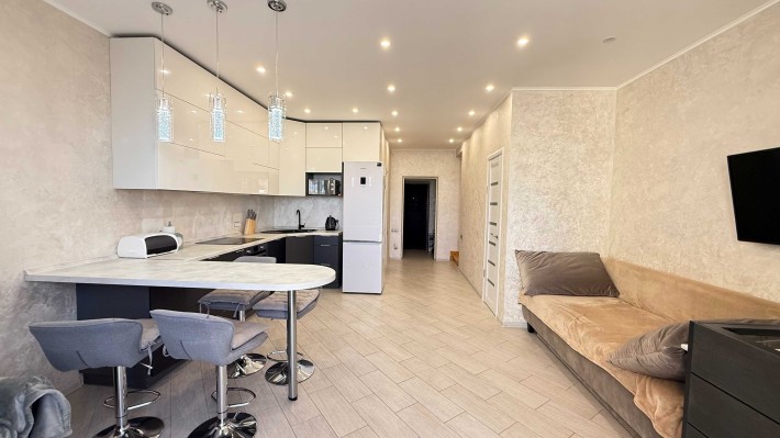 Продам дом таунхаус с подвалом 1 сотка земли Царское село - фото 1