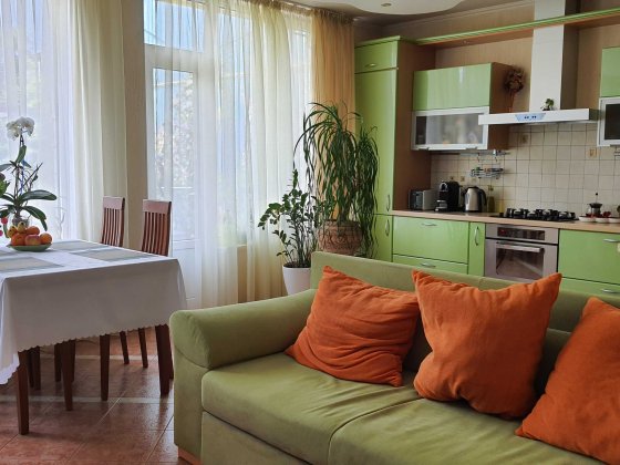 Коттедж у моря в закрытом комплексе с террасой. Одеса