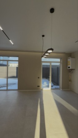 Продаж ремонт фасад окремий заізд поряд з ЖК львівський квартал, Сфера - фото 1