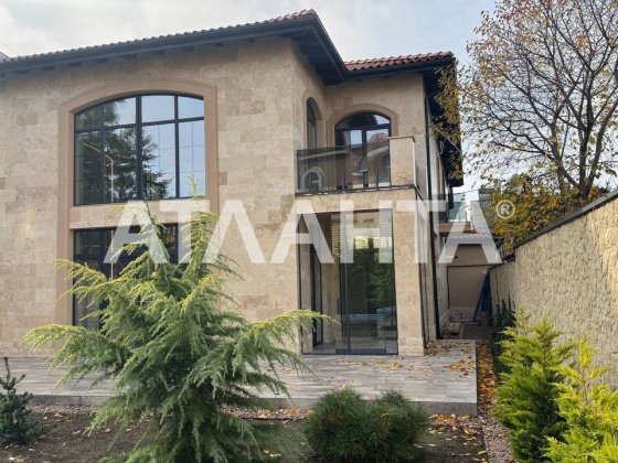 Дом в районе 13 ст. Б. Фонтана с бассейном Одесса