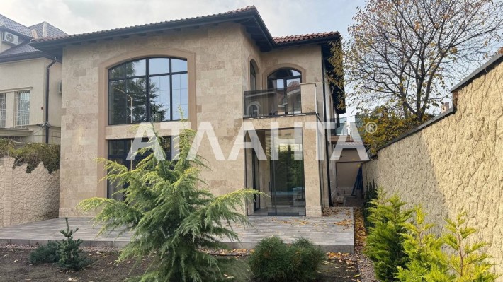 Дом в районе 13 ст. Б. Фонтана с бассейном - фото 1