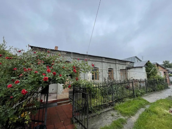 Продам частину будинку в центрі міста. - фото 1