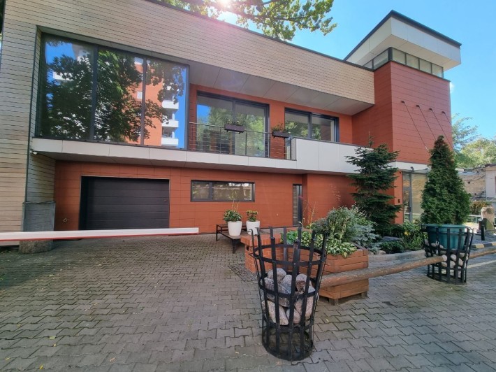 Велмакс:Клубний будинок в парку Шевченка, Успенська - фото 1