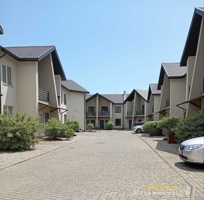 Таунхаус по цене квартиры, в центре Червоного Хутора ! - фото 1