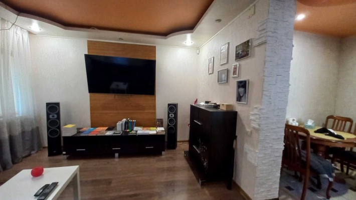 Продаётся часть дома на Журавлёвке м. Киевская - фото 1