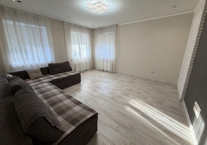 Продається будинок з ремонтом на Баварії, 8 соток - фото 1