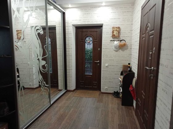 Два дома на одном участке