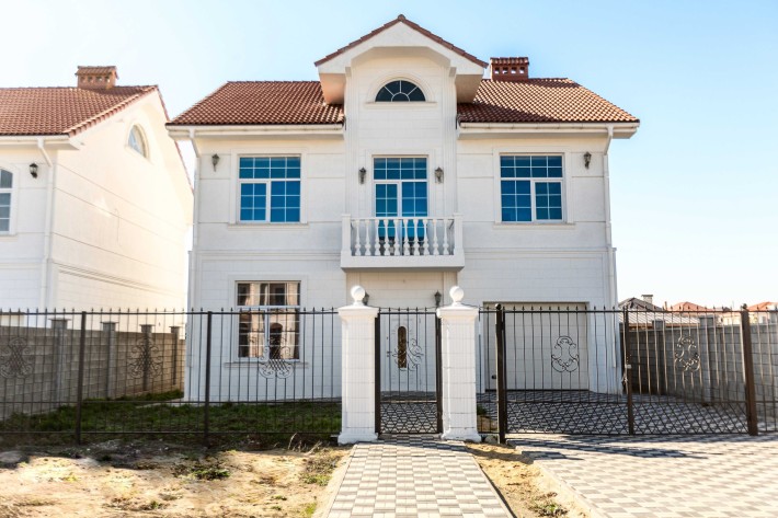 Продам дом в Совиньоне. - фото 1