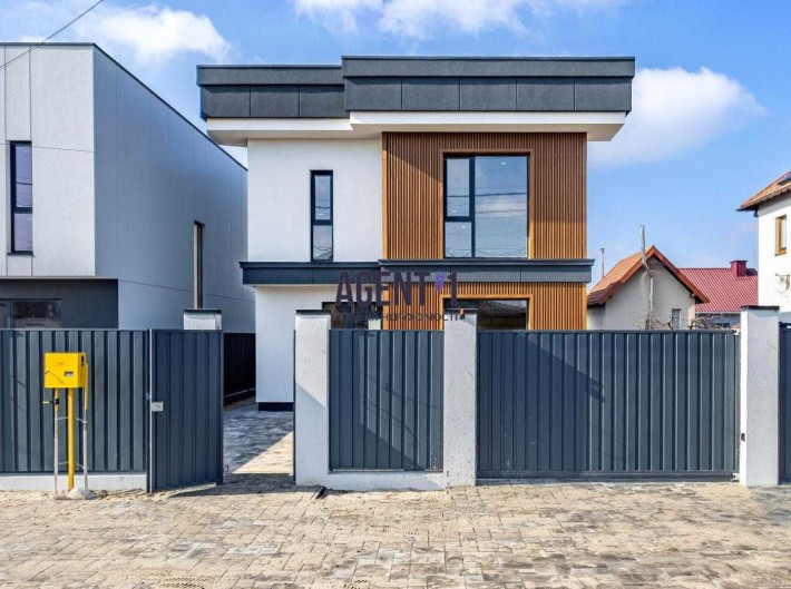 Будинок біля ліцею, Петроп Борщагівка - фото 1