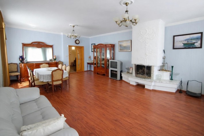 Статусний будинок, Олексіївка - фото 1