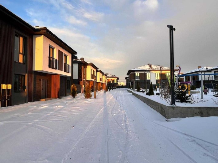 Кутовий таунхаус! Центральні комунікації! Петропавлівська Борщагівка - фото 1