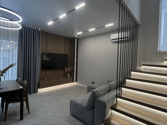 Дуплекс з сучасним ремонтом та технікою/ Закрите містечко Петропавловская Борщаговка