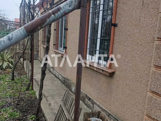 Дом в черте города рядом от моря