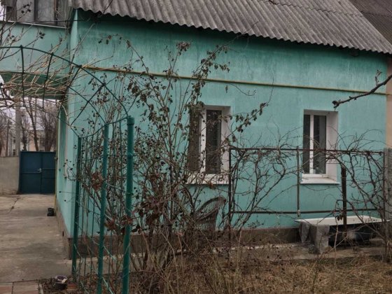 Продам 1/2 дома на Баварии.