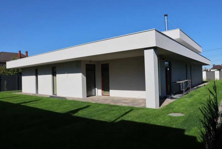 Дизайнерський будинок на 10 сотках біля Ліцею №1 з меблями та технікою - фото 1