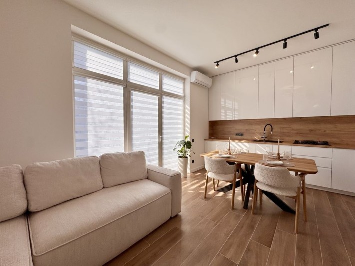 Дуплекс 110 м2 з авторським ремонтом і каміном - фото 1