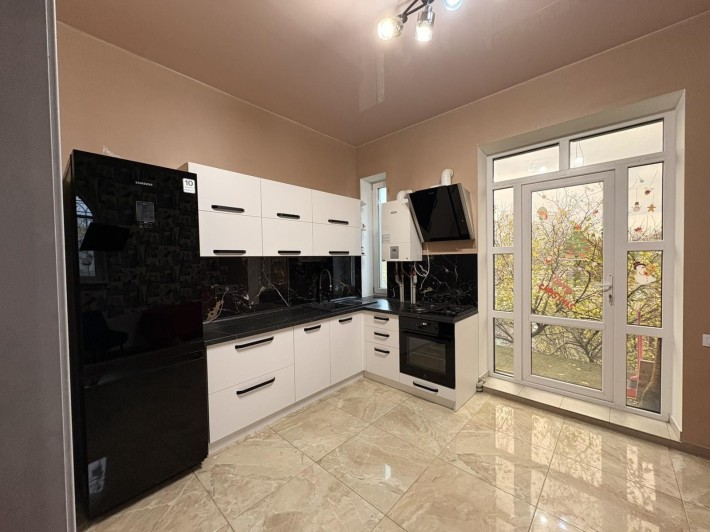 Дом на Слободке с современным ремонтом - фото 1